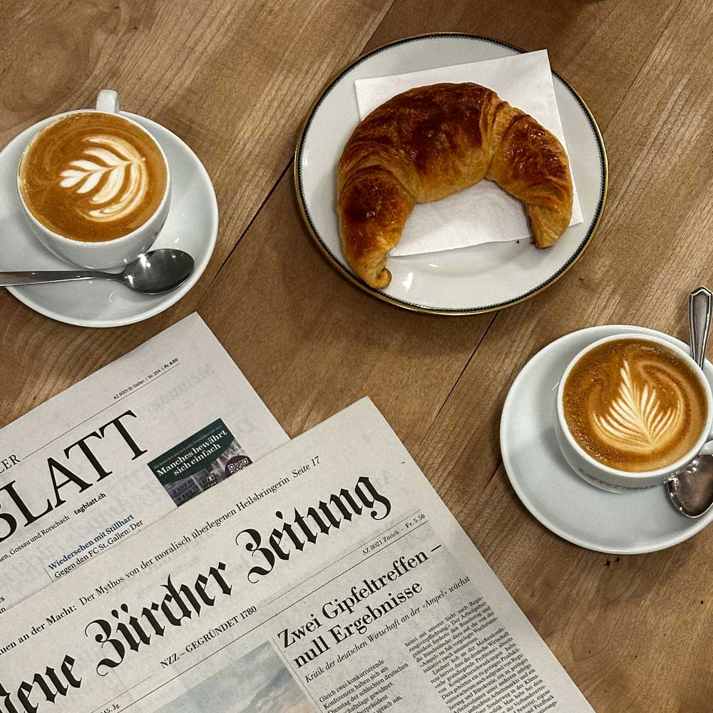 zeitung-kaffee-und-gipfeli